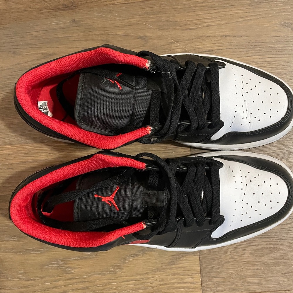 Men’s Nike Air Jordan Sneakers 9.5